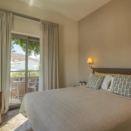 Hotel Peli 2*