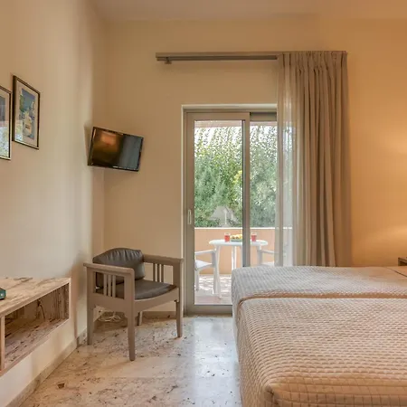 Hotel Peli 2*