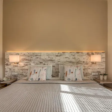 Peli Hotel