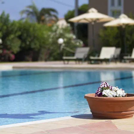 Hotel Peli 2*