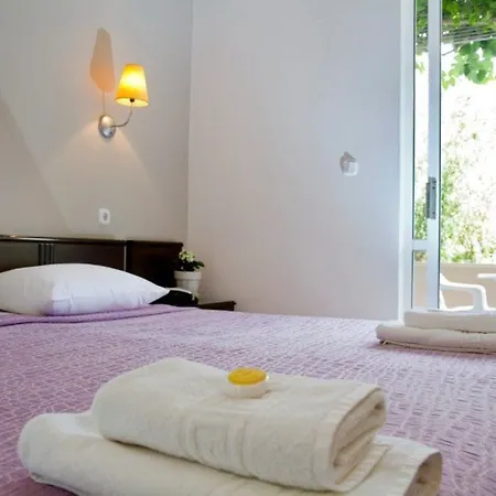 Hotel Peli 2*