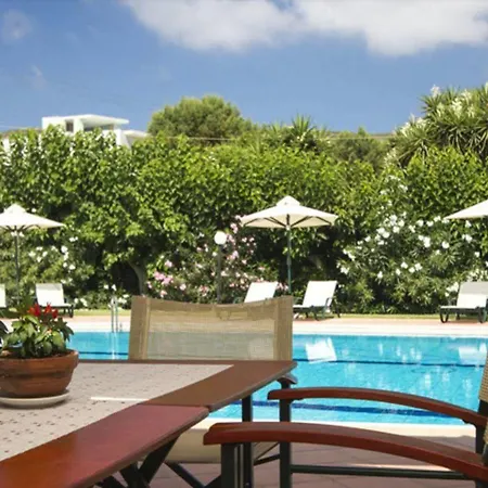 Peli Hotel 2*